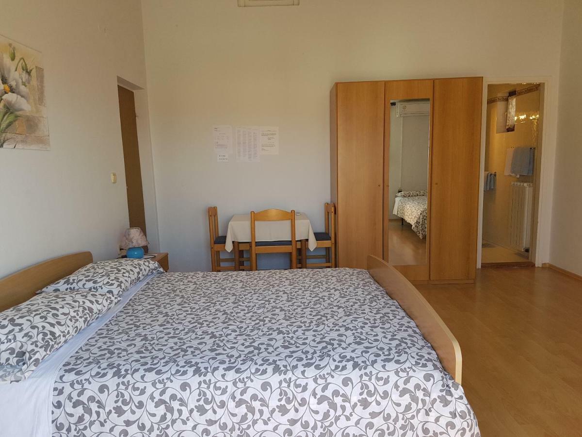 Rooms Siesta Пореч Екстериор снимка